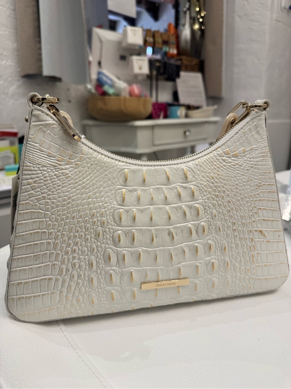 ✨💕BEAUTIFUL NWT BRAHMIN mod Esme Chantilly Cream & Gold Leather Shoulder Bag